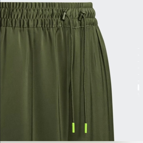 Ivy Park Wide Leg Satin Pants Size 3x Sold Out* - Picture 3 of 4